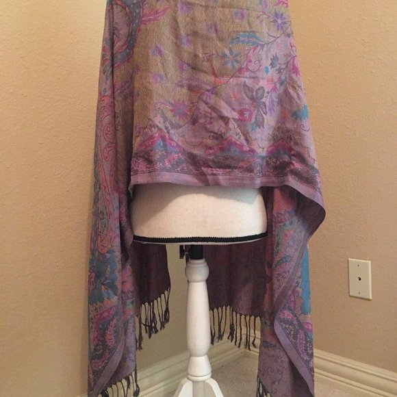 Pretty Vintage Fringed scarf 100% Acrylic - Picture 6 of 12